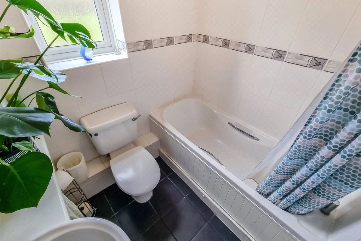 Shackleton Close, Ash Vale, Guildford, Surrey, GU12 5SB, photo 13