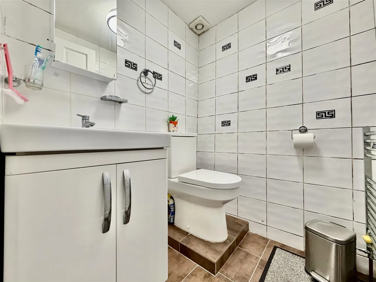 End Terrace, Hounslow, TW3, photo 12