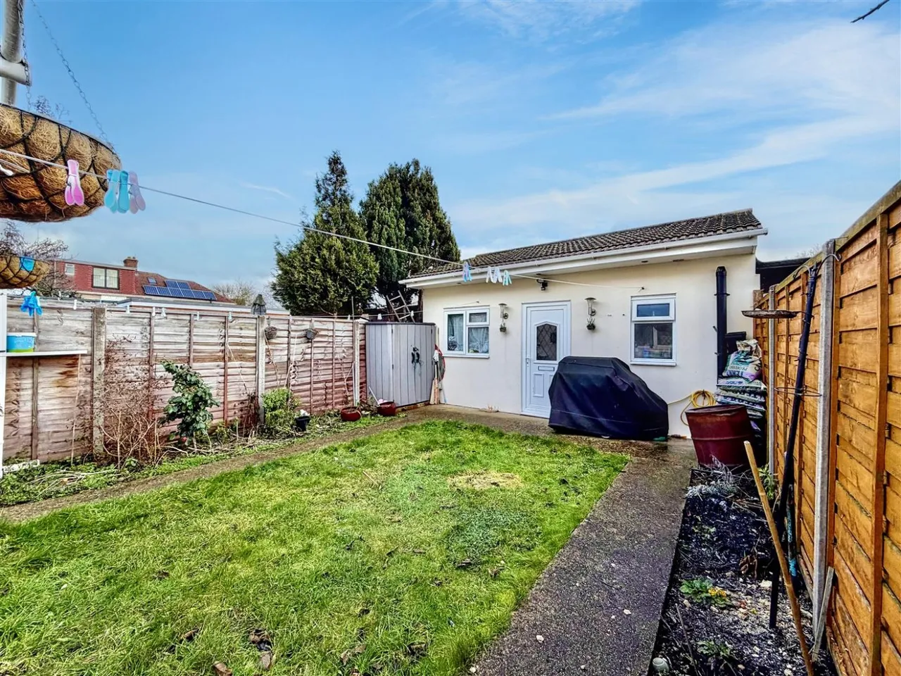 End Terrace, Hounslow, TW3, photo 6