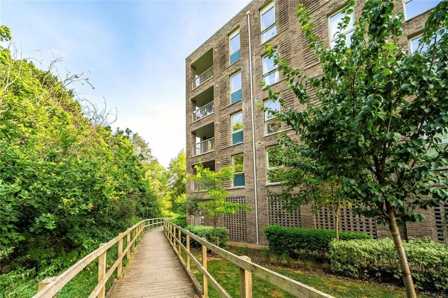 2 bed flat for sale, Armstrong Road, Littlemore, OX4