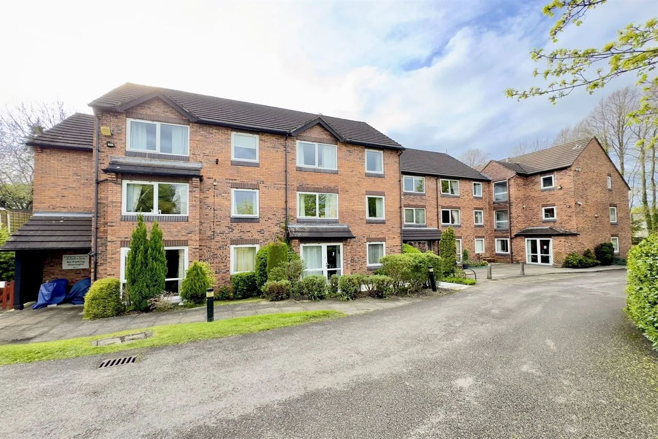 1 bed flat for sale, Park Lane, Stockport