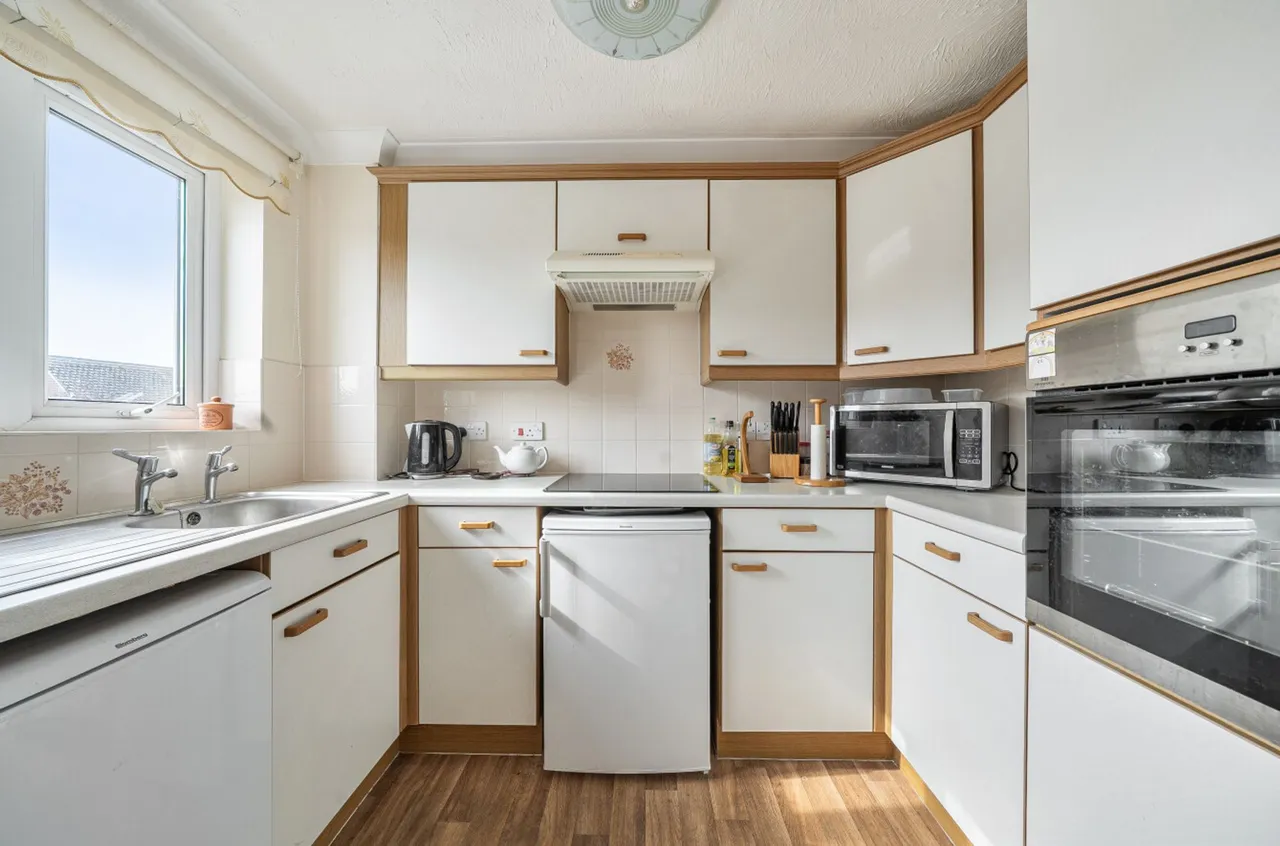 Shrubbs Drive, Buckingham Court, PO22, photo 4