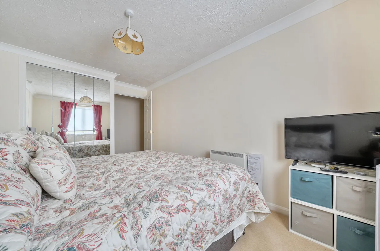 Shrubbs Drive, Buckingham Court, PO22, photo 11