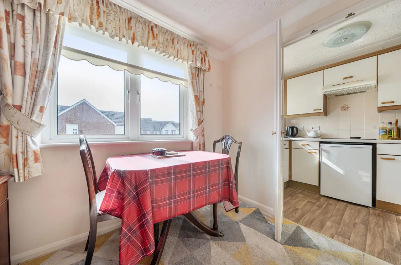 Shrubbs Drive, Buckingham Court, PO22, photo 3