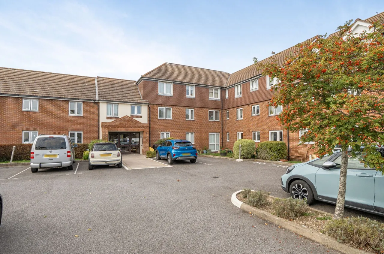 Shrubbs Drive, Buckingham Court, PO22, photo 16