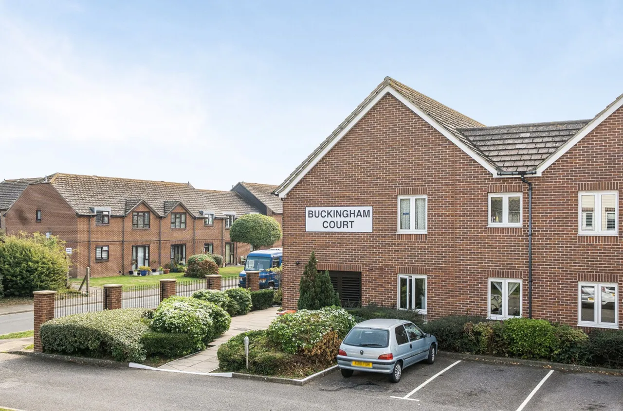 Shrubbs Drive, Buckingham Court, PO22, photo 15