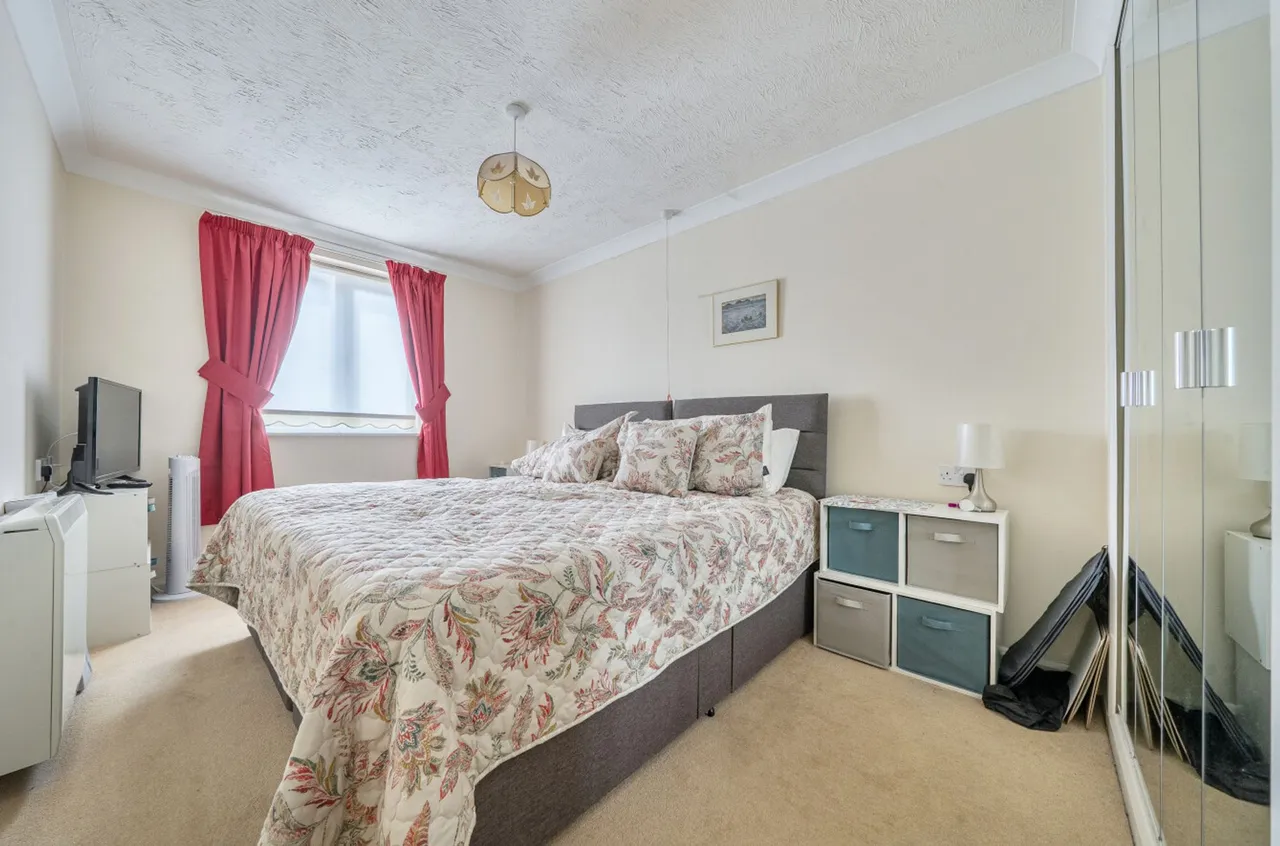 Shrubbs Drive, Buckingham Court, PO22, photo 12