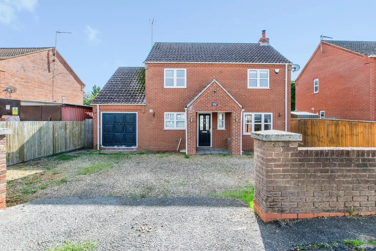 3 bed house for sale — Smeeth Road, Marshland St. James, Wisbech
