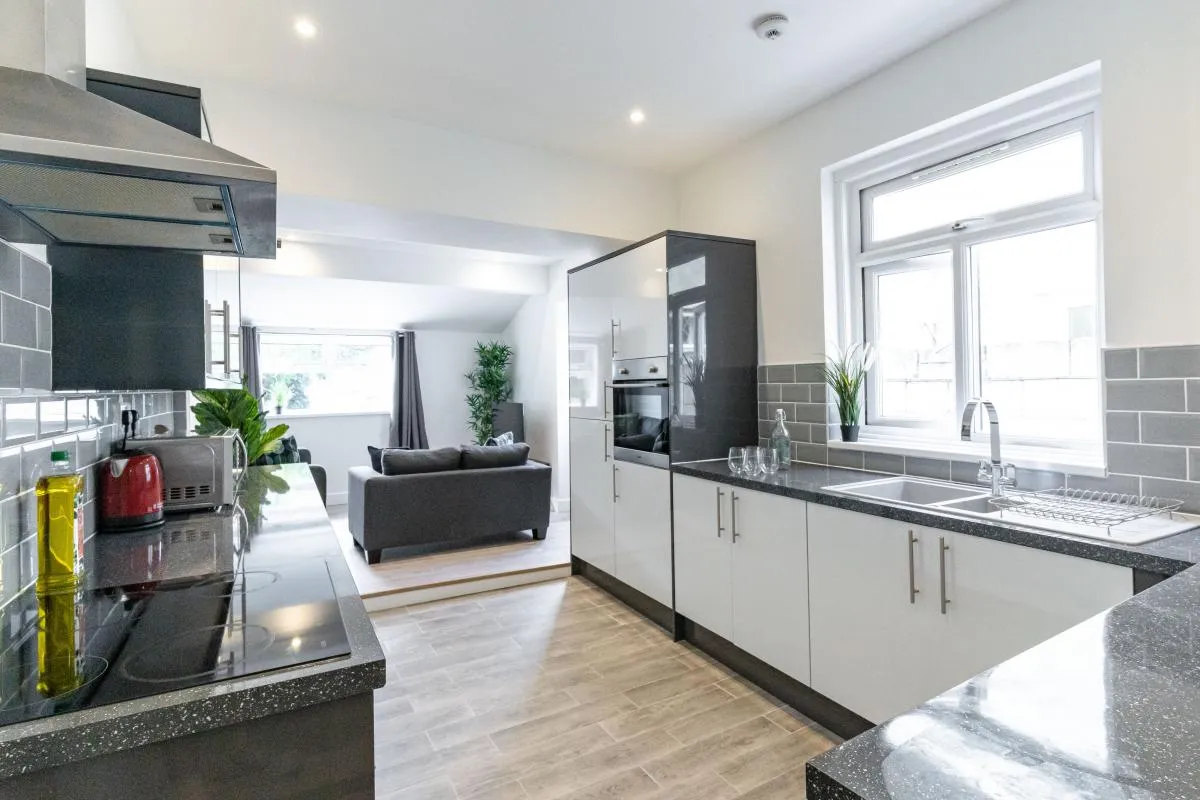 5 bed house to rent, Bradford Road, Southsea, PO5