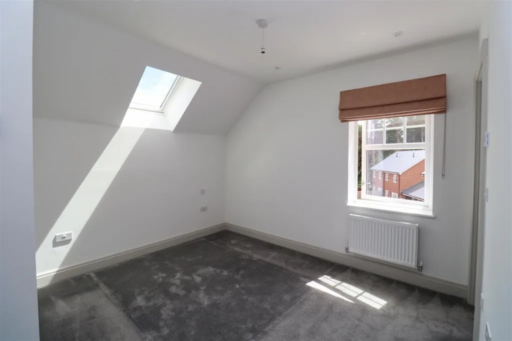 Hayne Avenue, Fleet, photo 14