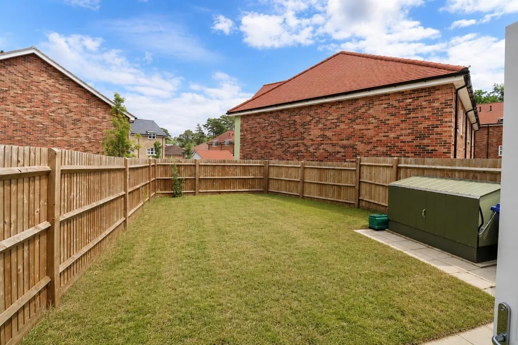 Hayne Avenue, Fleet, photo 17