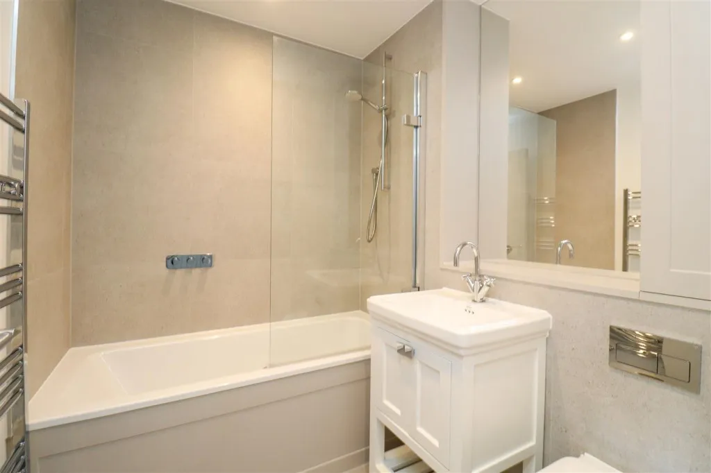 Hayne Avenue, Fleet, photo 13