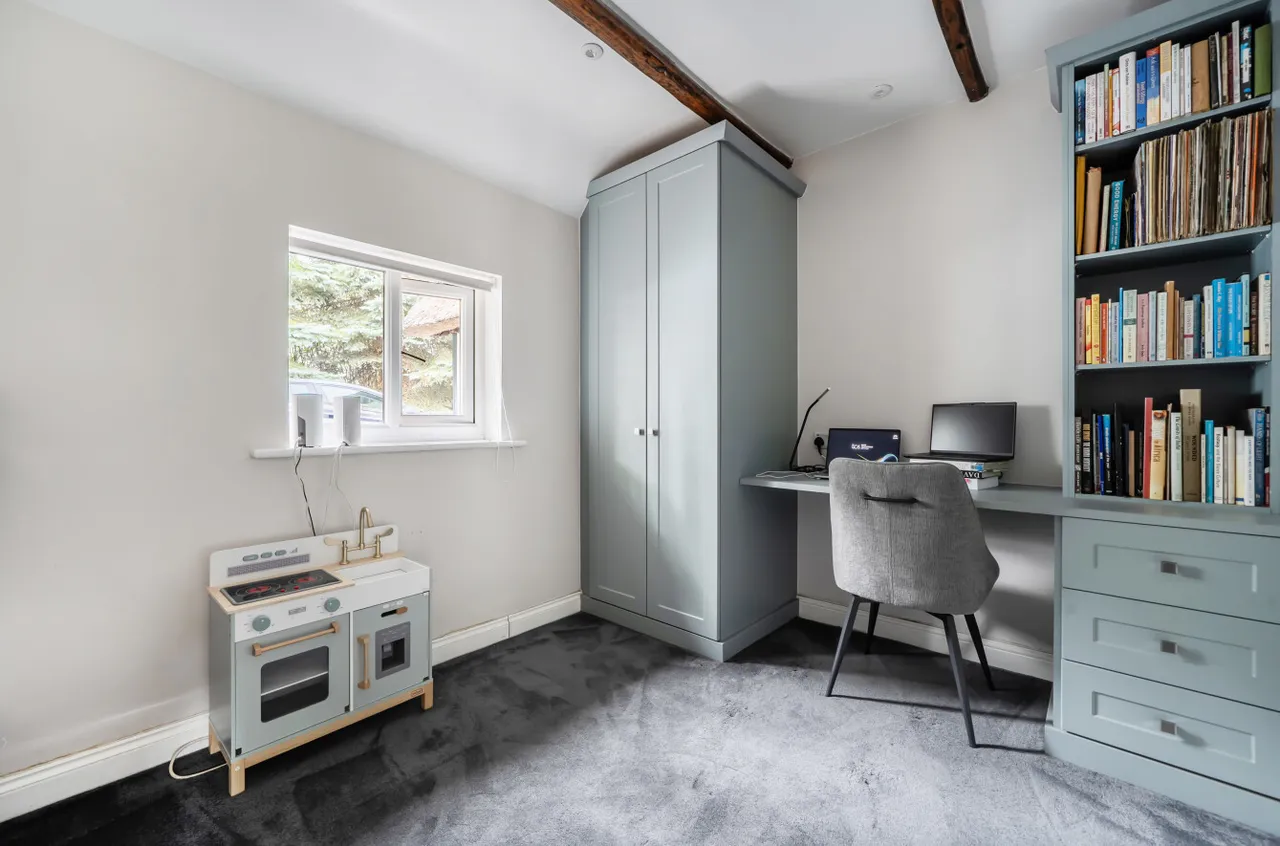 Honey Hill, Wokingham, Berkshire, RG40 3BA, photo 17