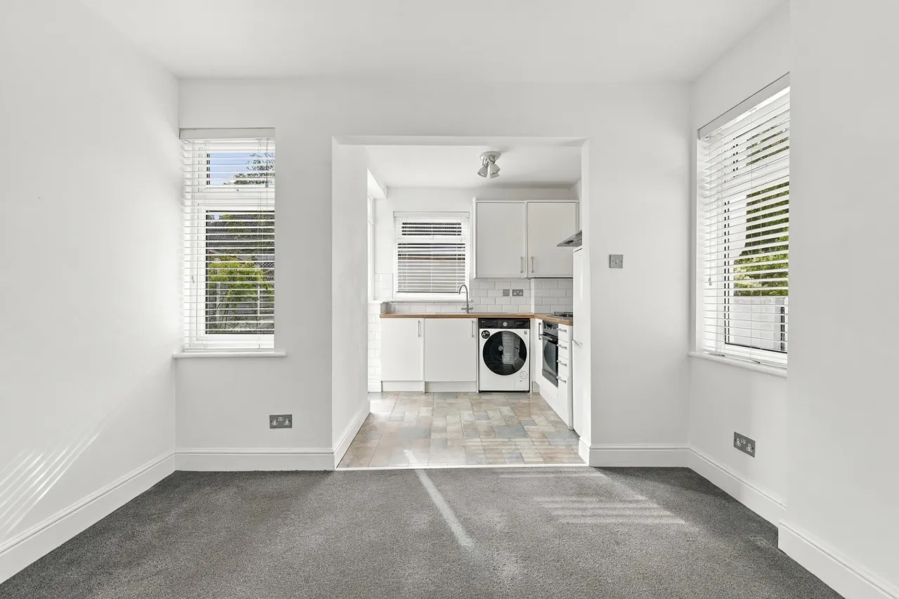 Walden Way, Hornchurch, RM11, photo 12
