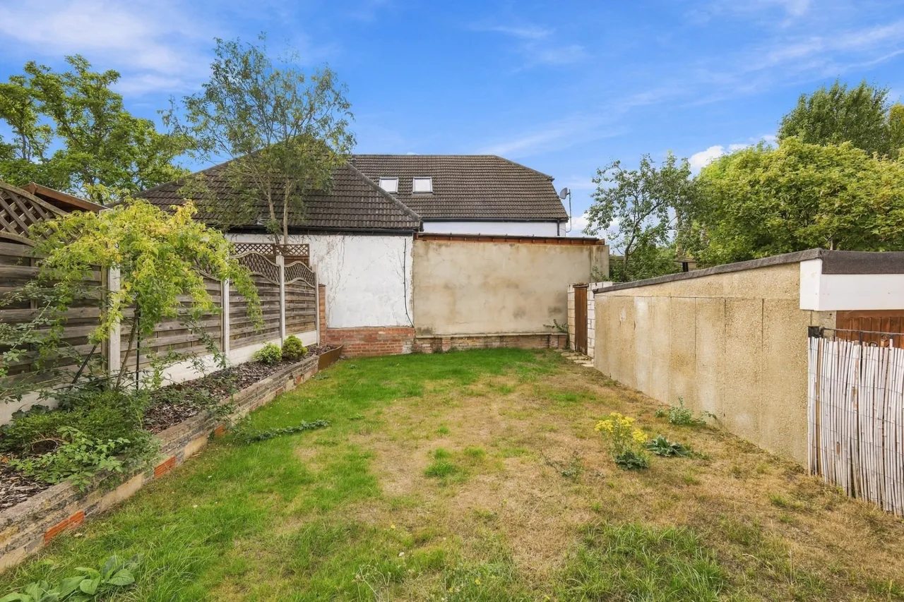 Walden Way, Hornchurch, RM11, photo 28