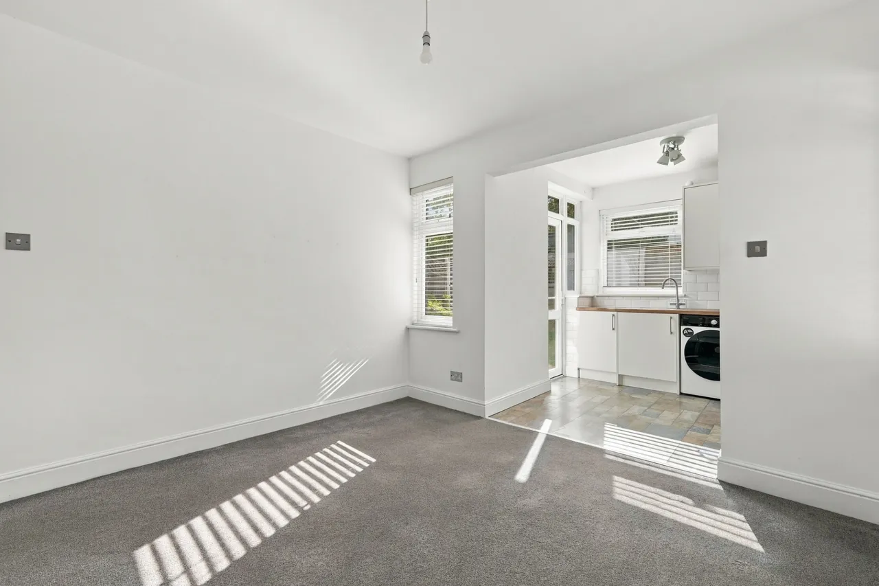 Walden Way, Hornchurch, RM11, photo 13