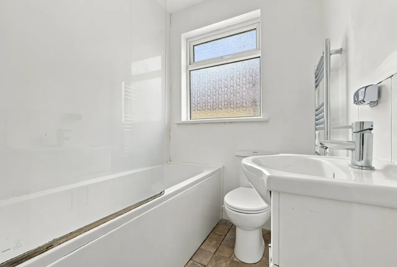 Walden Way, Hornchurch, RM11, photo 25