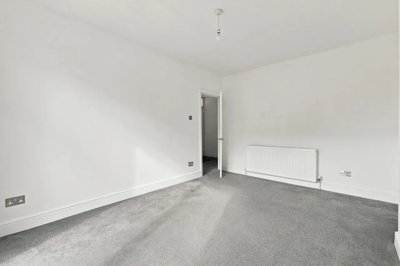 Walden Way, Hornchurch, RM11, photo 17