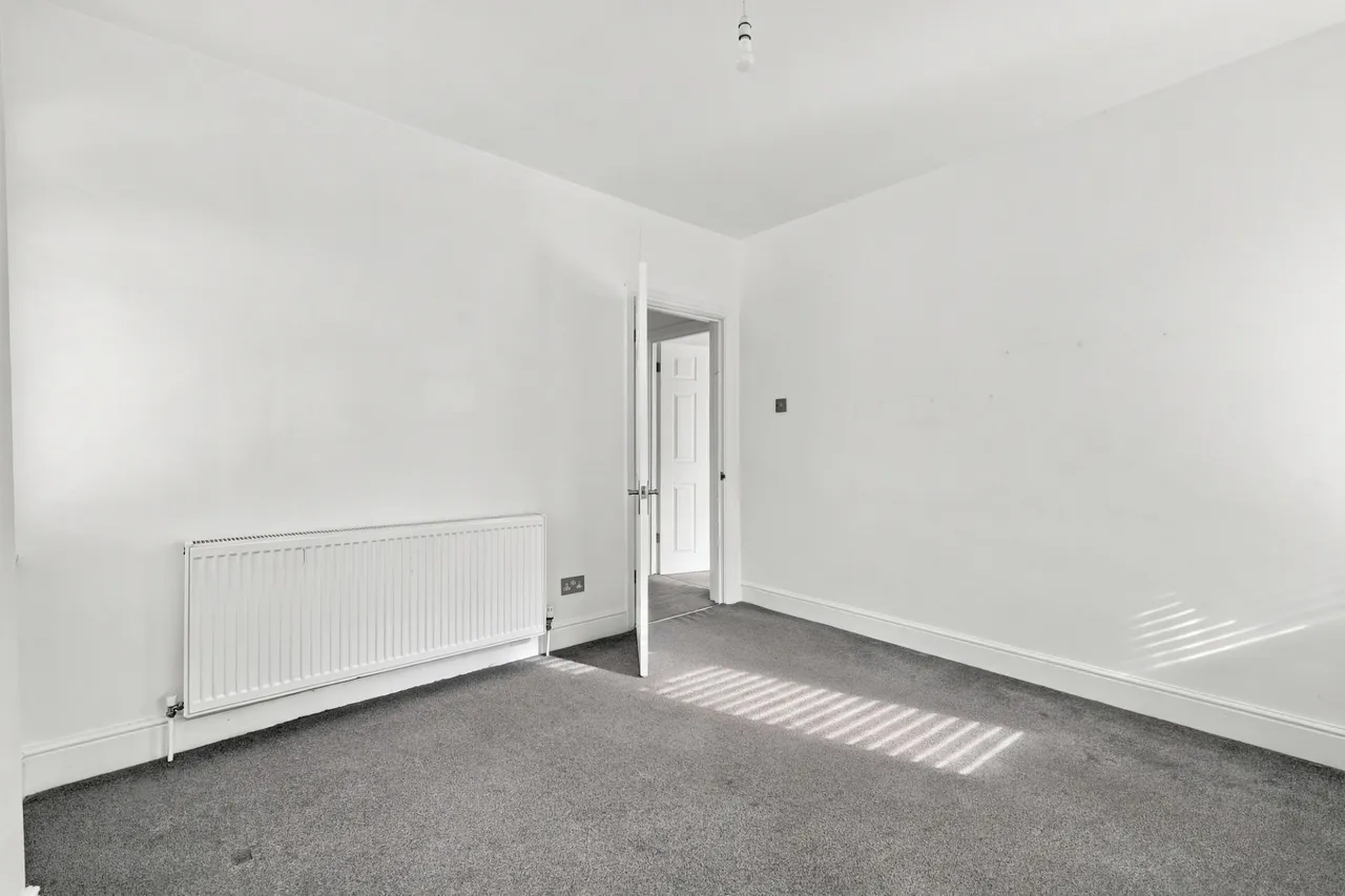 Walden Way, Hornchurch, RM11, photo 23