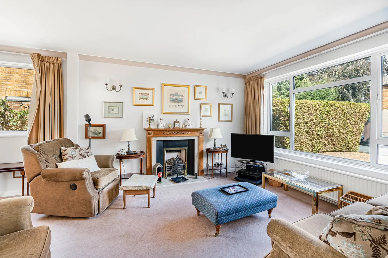 Northcroft Gardens, Englefield Green, TW20, photo 2