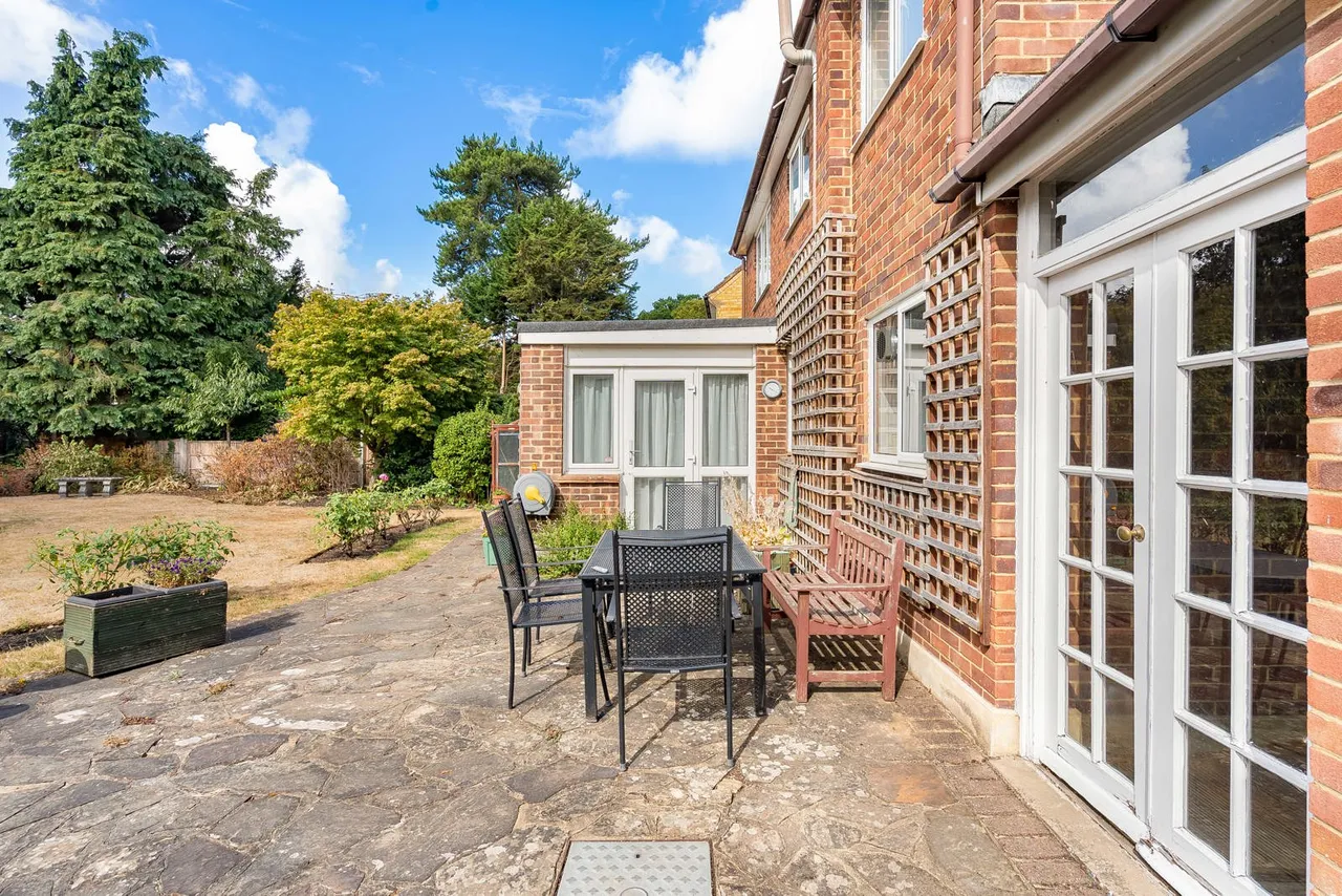 Northcroft Gardens, Englefield Green, TW20, photo 23