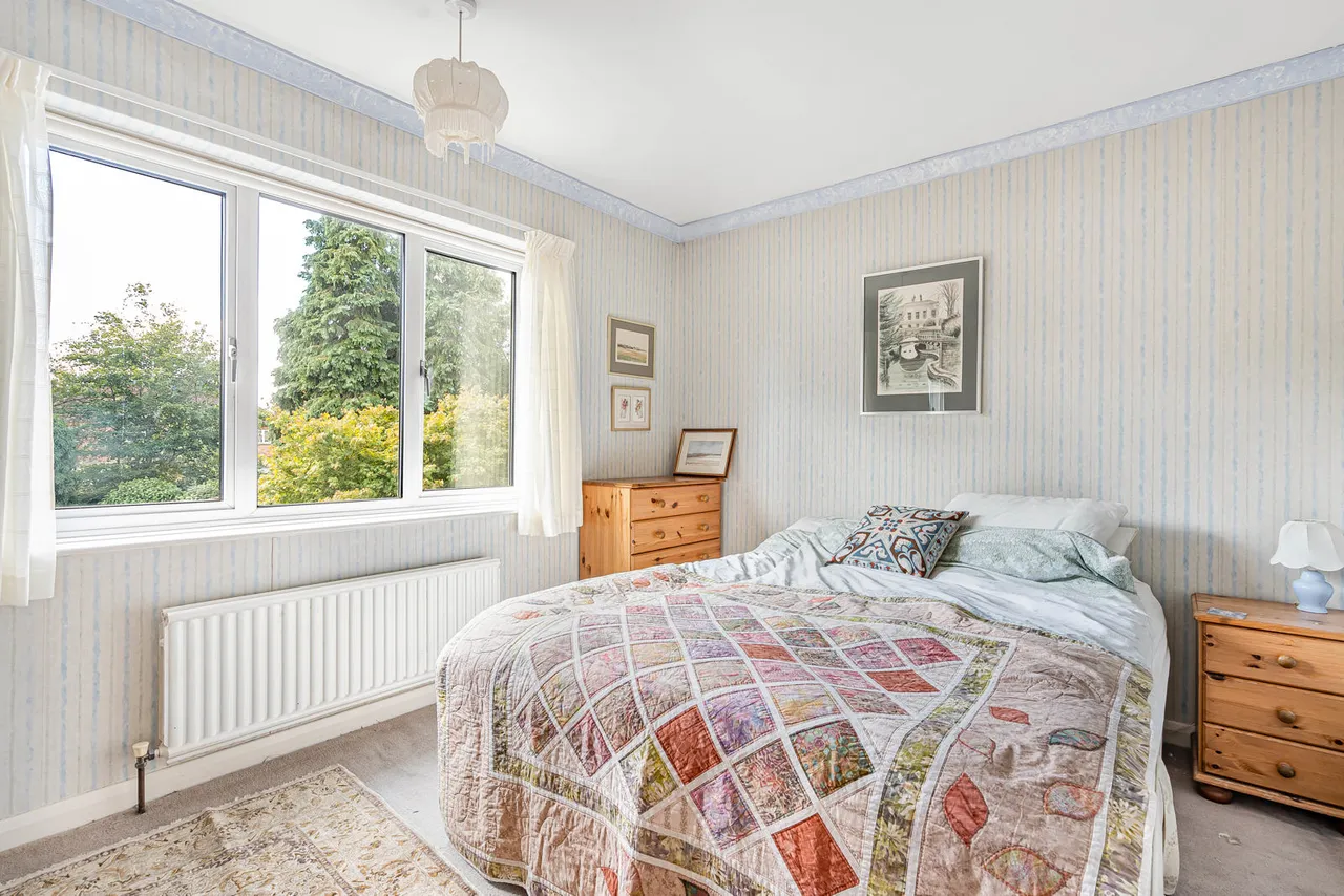 Northcroft Gardens, Englefield Green, TW20, photo 7