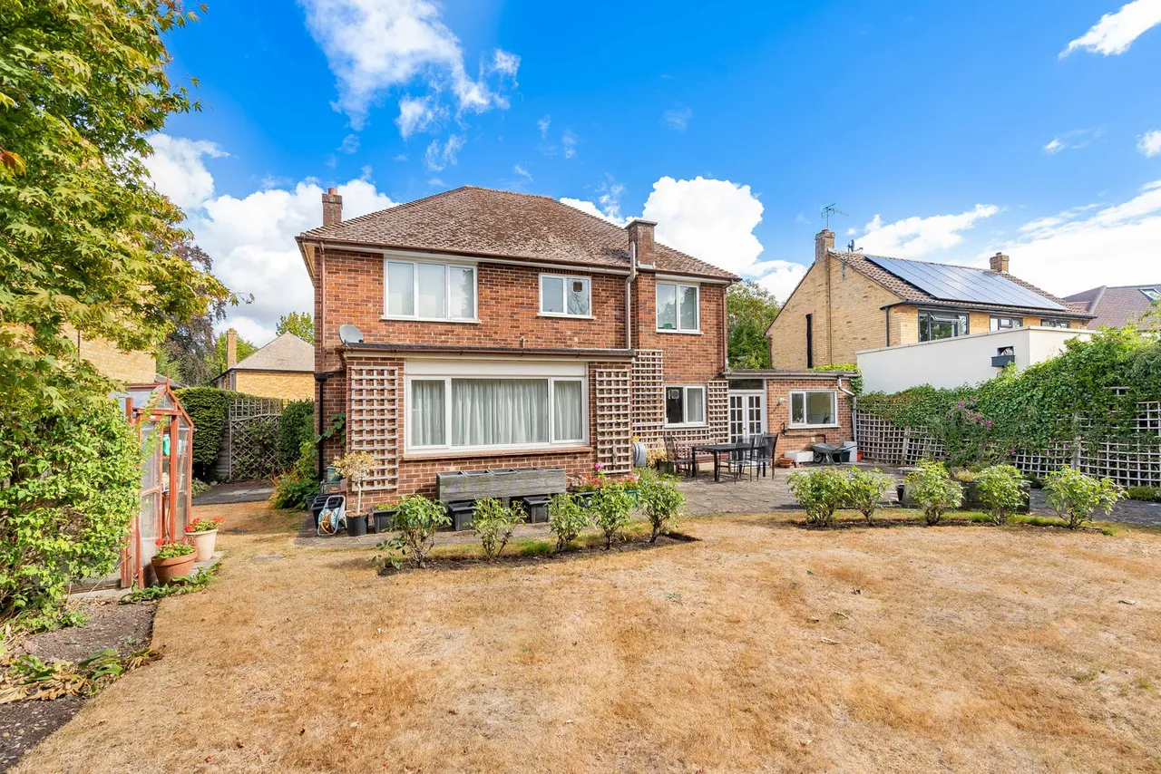 Northcroft Gardens, Englefield Green, TW20, photo 9