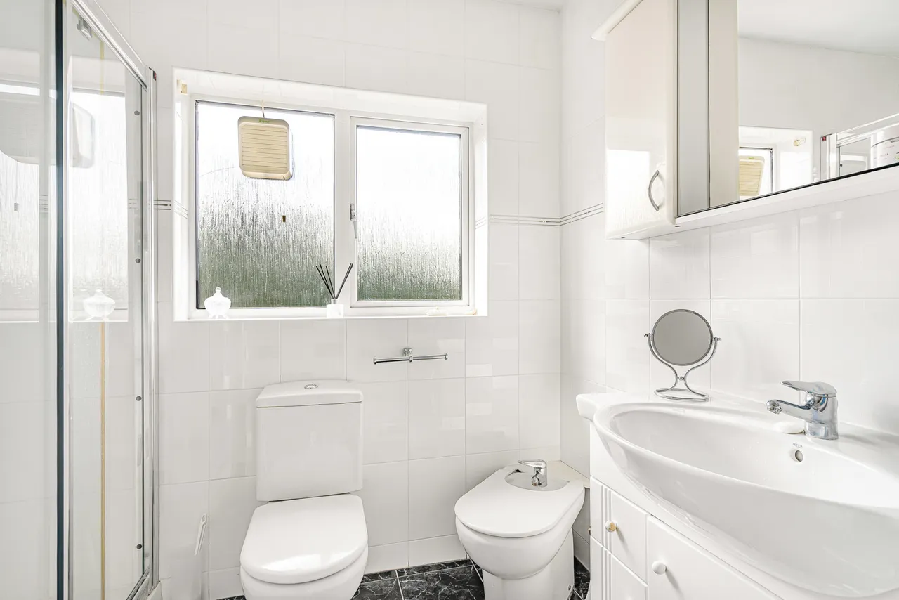 Northcroft Gardens, Englefield Green, TW20, photo 21