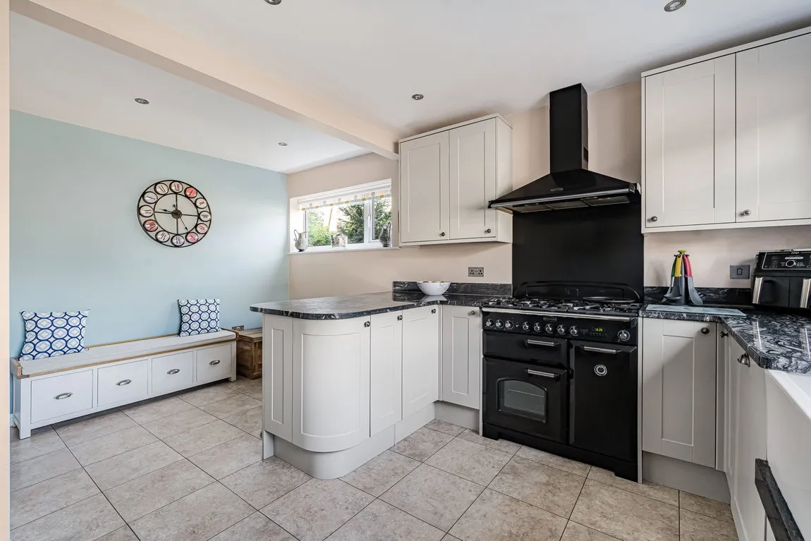 Hazel Close, Marlow, SL7 3PW, photo 2