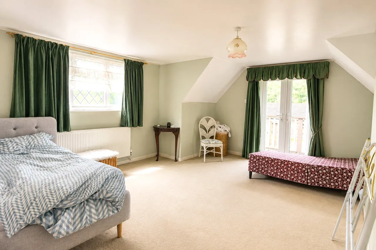 Dudmoor Farm Road, Christchurch, Dorset, BH23 6AQ, photo 10