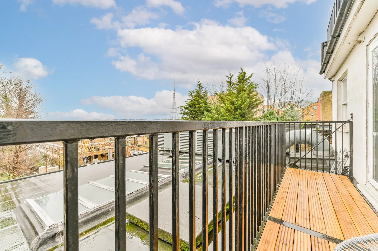 Flat 2, 23a Westow Hill, London, photo 9
