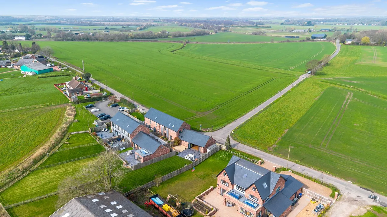 Hollingreave Barns, Dam Lane, Warrington, Rixton, WA3 6LE, photo 39