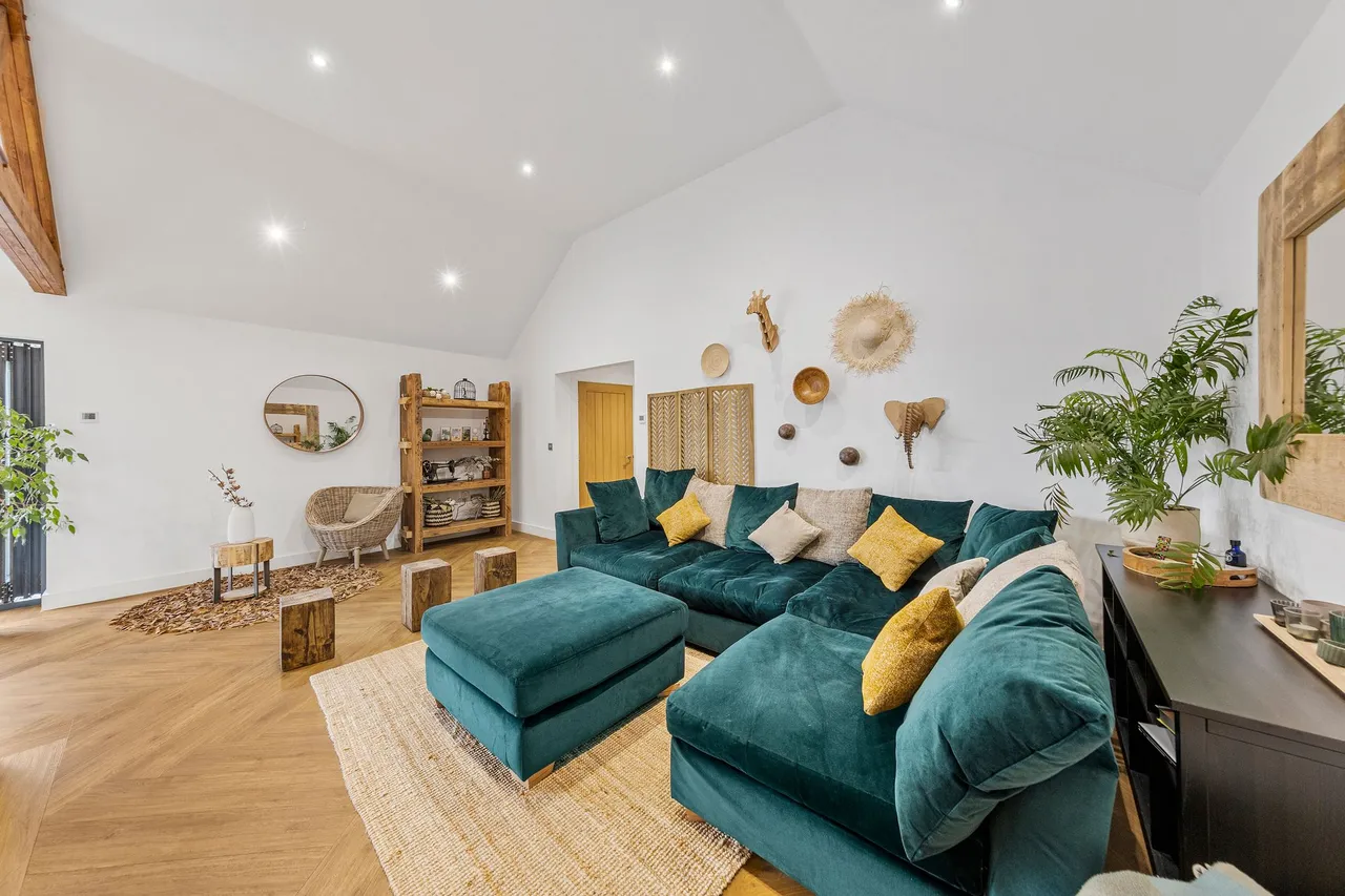 Hollingreave Barns, Dam Lane, Warrington, Rixton, WA3 6LE, photo 4