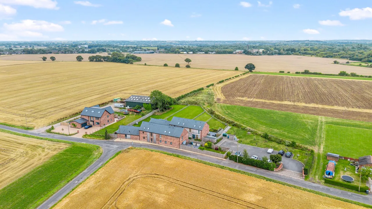Hollingreave Barns, Dam Lane, Warrington, Rixton, WA3 6LE, photo 40