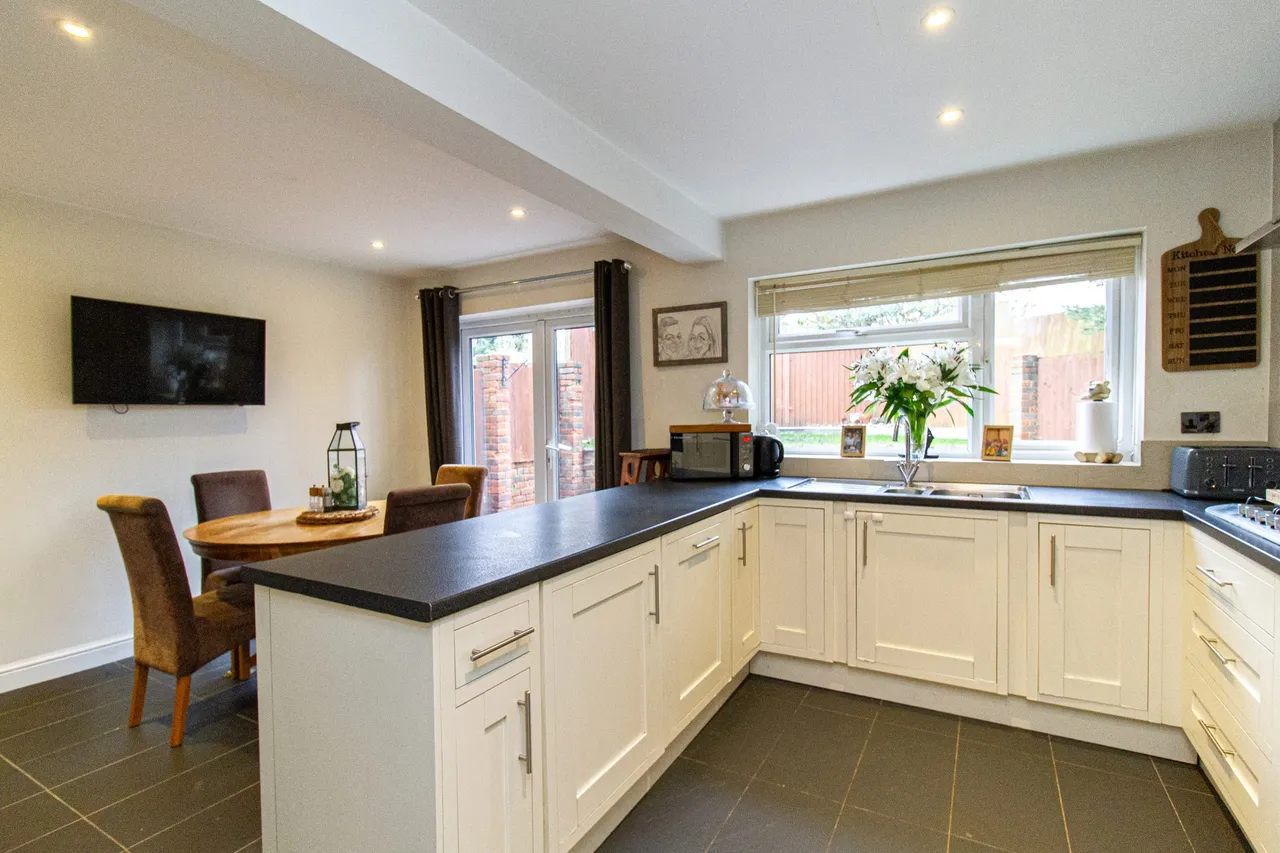 Hampton Close, Church Crookham, Fleet, GU52 8LB, photo 4