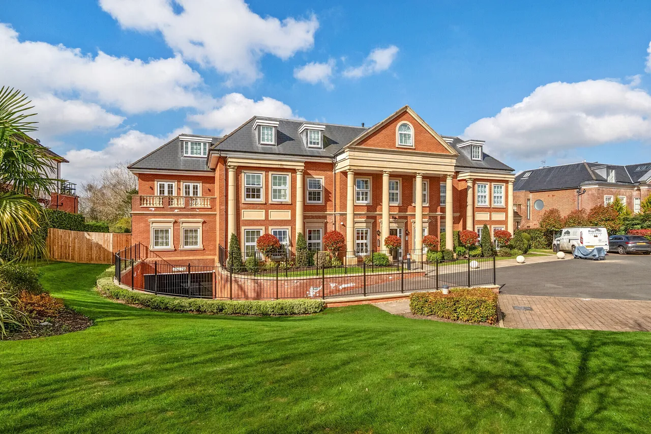 3 bed flat for sale — Cockfosters Road, Hadley Wood, EN4