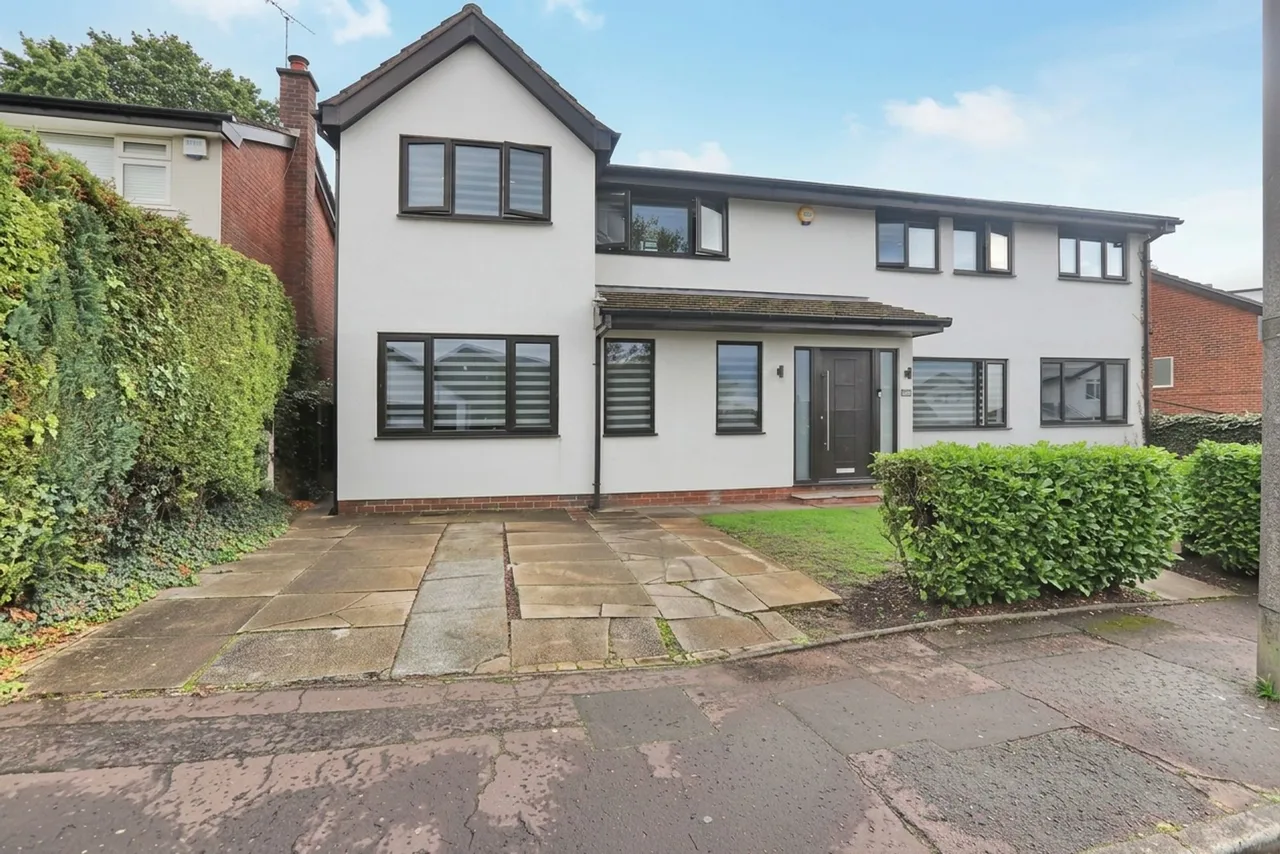 6 bed house for sale, Ten Acre Drive, Whitefield, M45