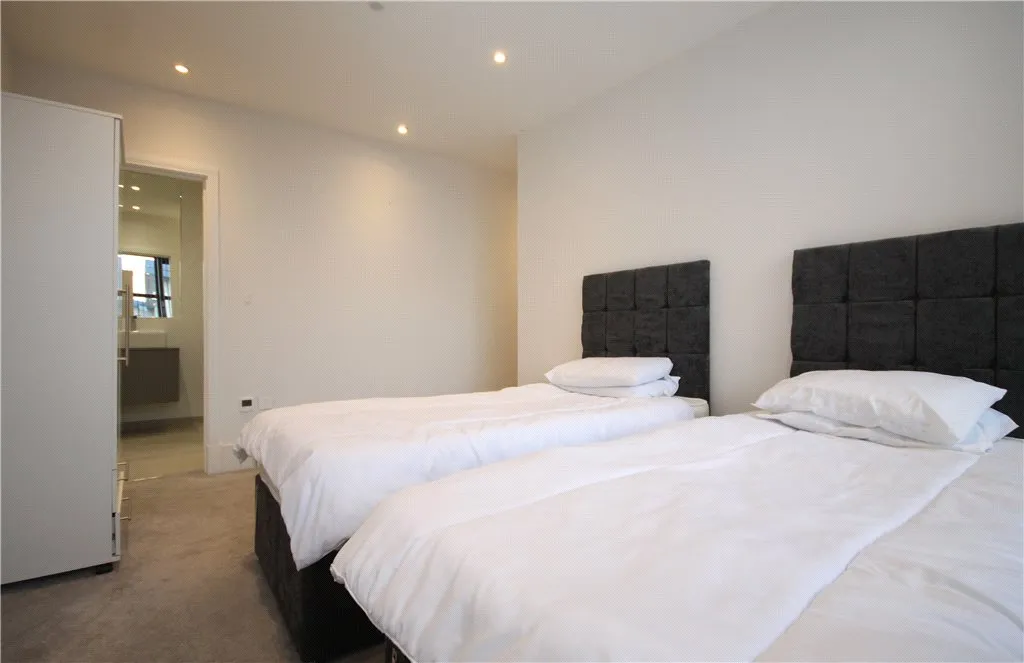 Manhattan Business Park, West Gate, W5, photo 7