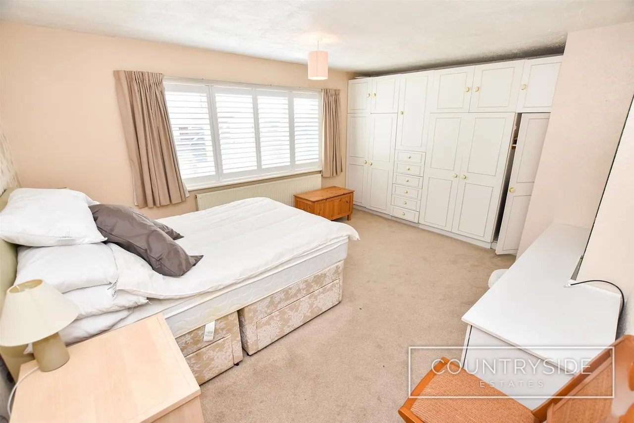 Shorefields, Benfleet, photo 12