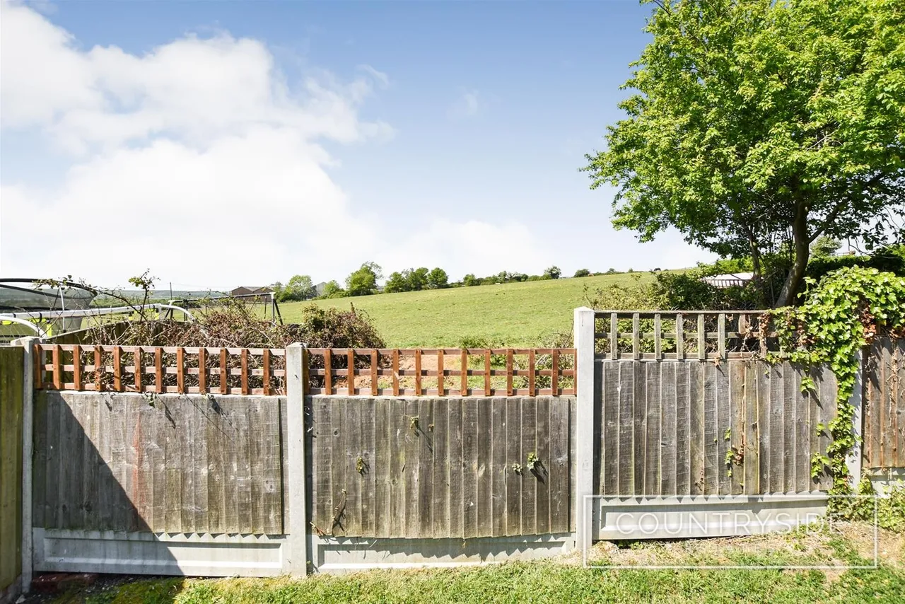 Shorefields, Benfleet, photo 18