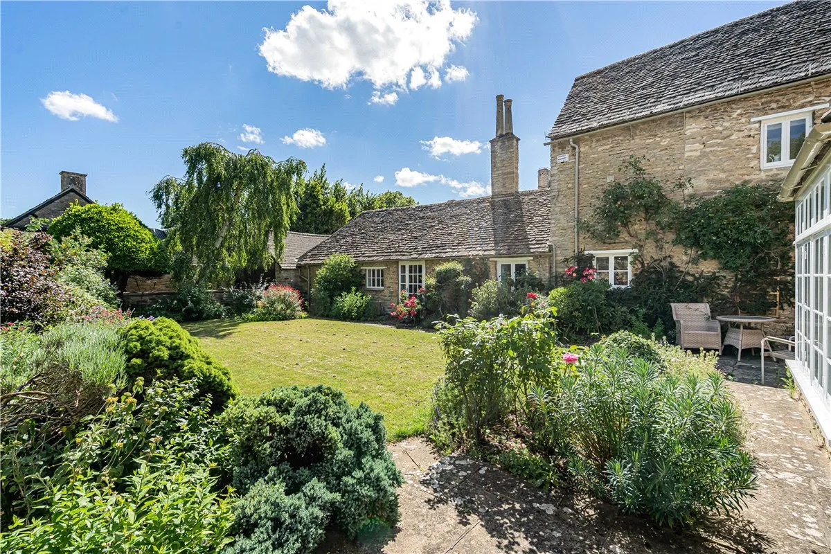 High Street, Bampton, OX18, photo 19