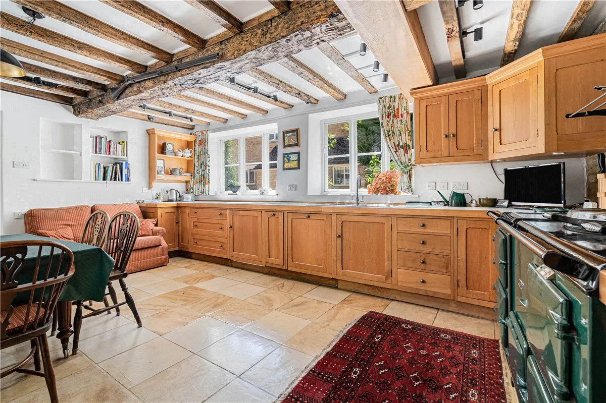 High Street, Bampton, OX18, photo 8