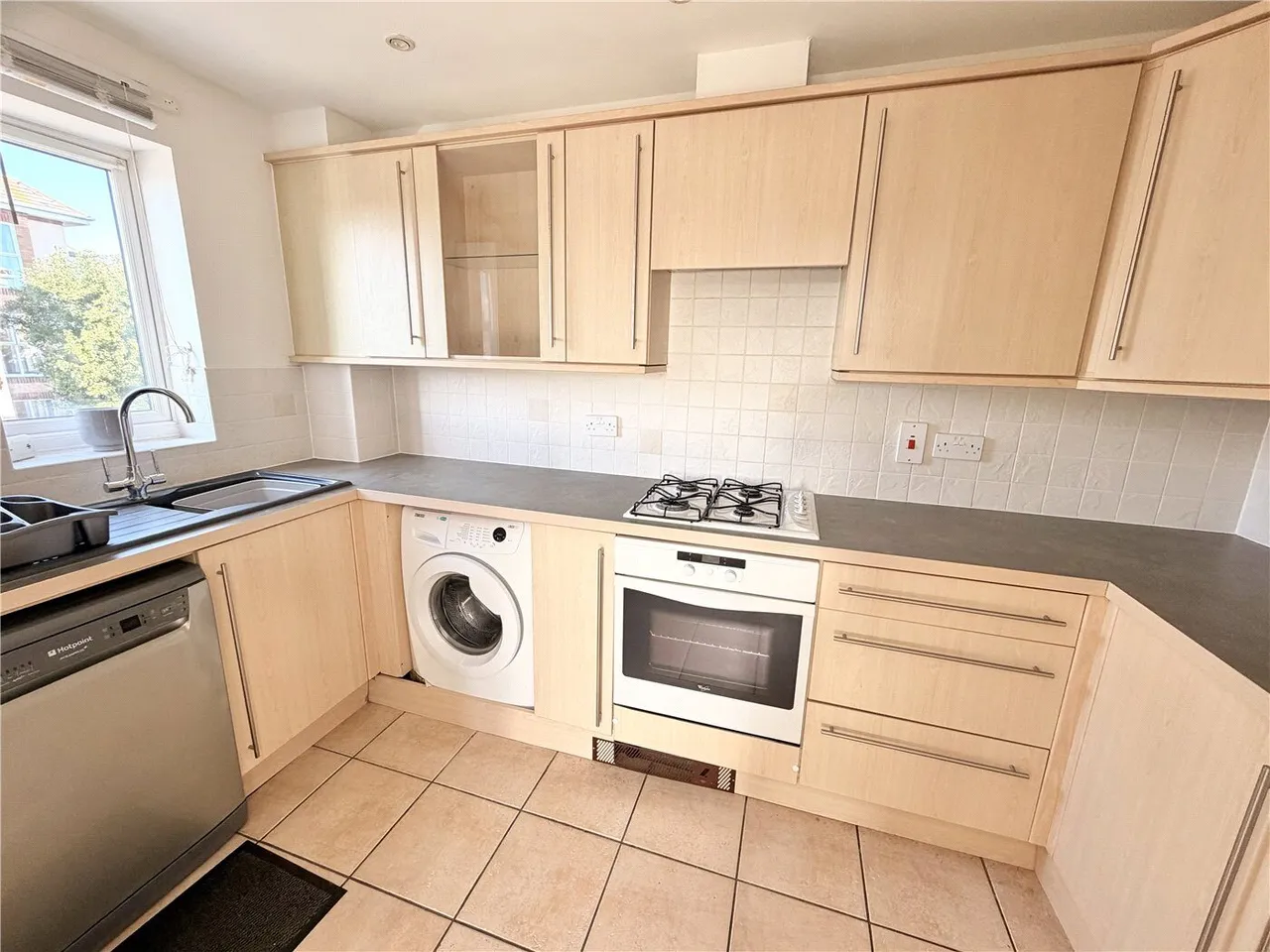 Doulton Gardens, Poole, BH14, photo 9