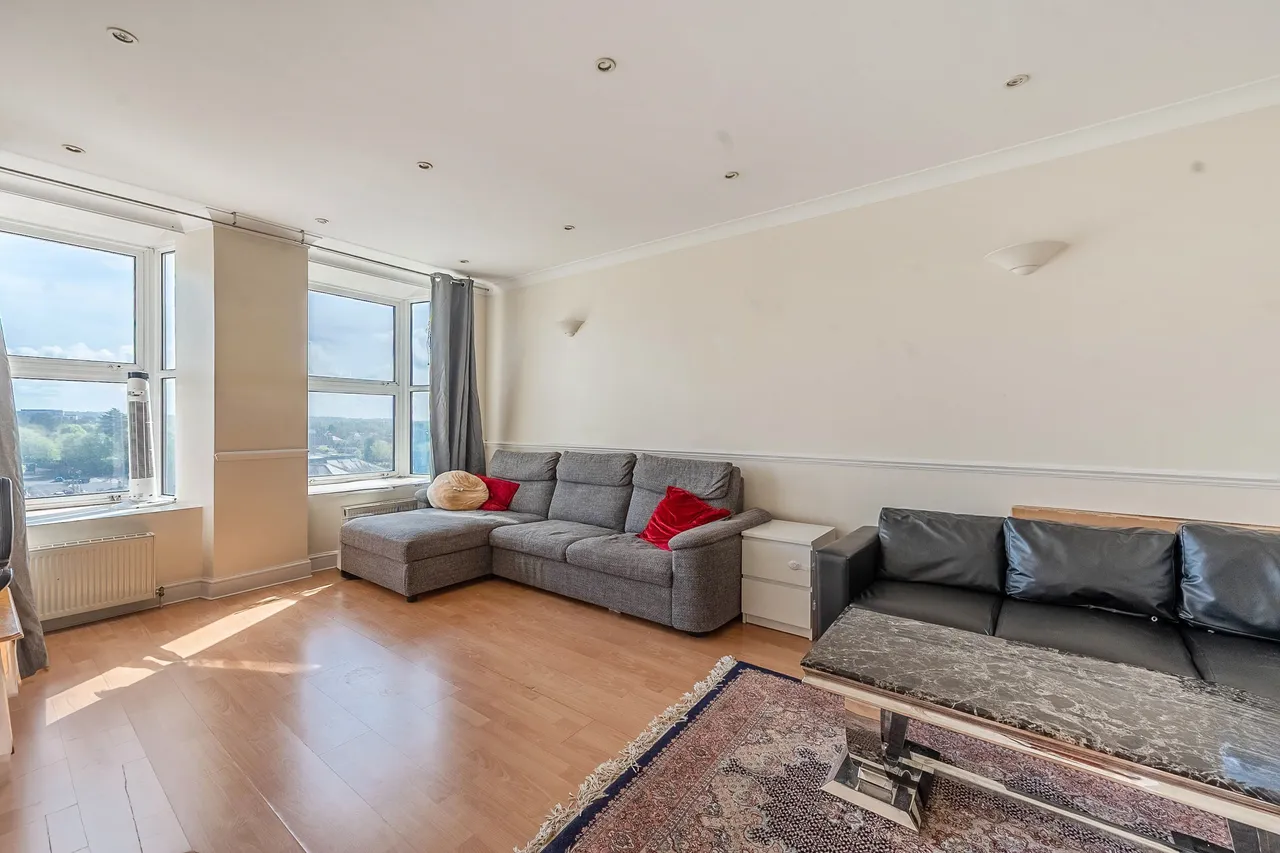 1 bed flat for sale — 8 Stanmore Towers, Church Road