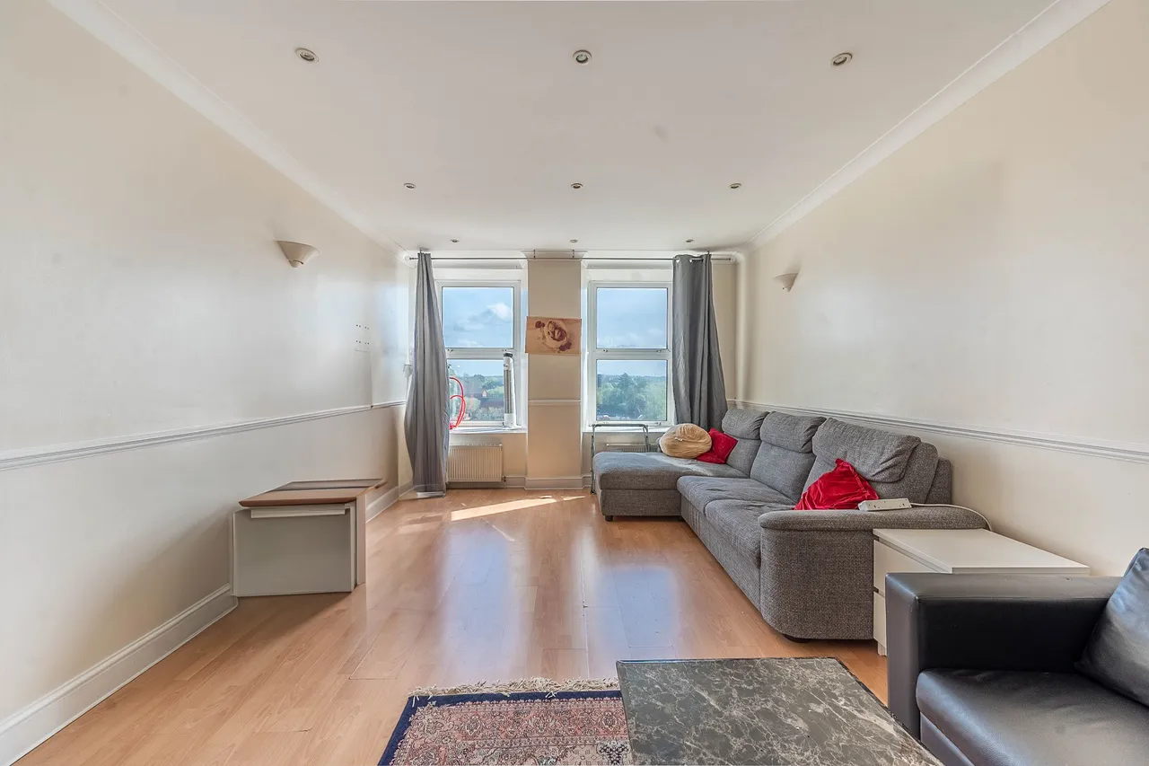 8 Stanmore Towers, Church Road, photo 6