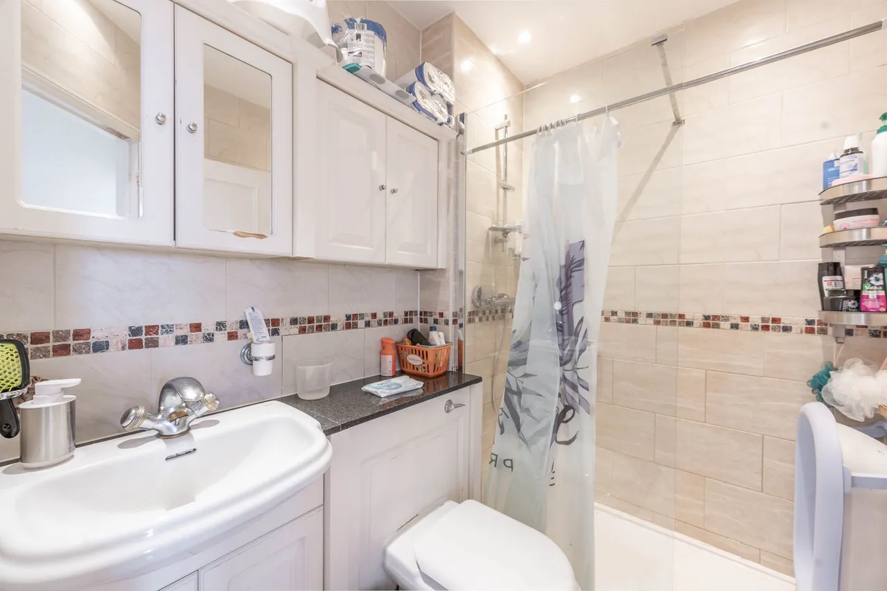 8 Stanmore Towers, Church Road, photo 7
