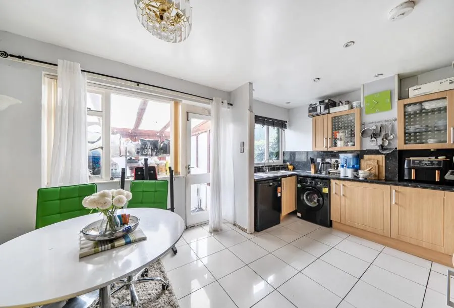 Wyecliffe Gardens, Merstham, RH1, photo 4