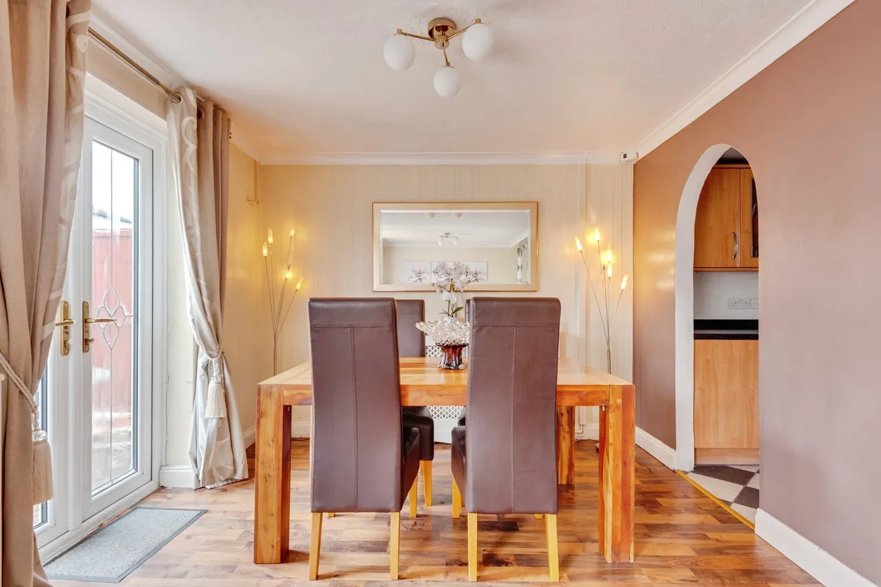 Wellington Gate, Hale Village, L24, photo 6