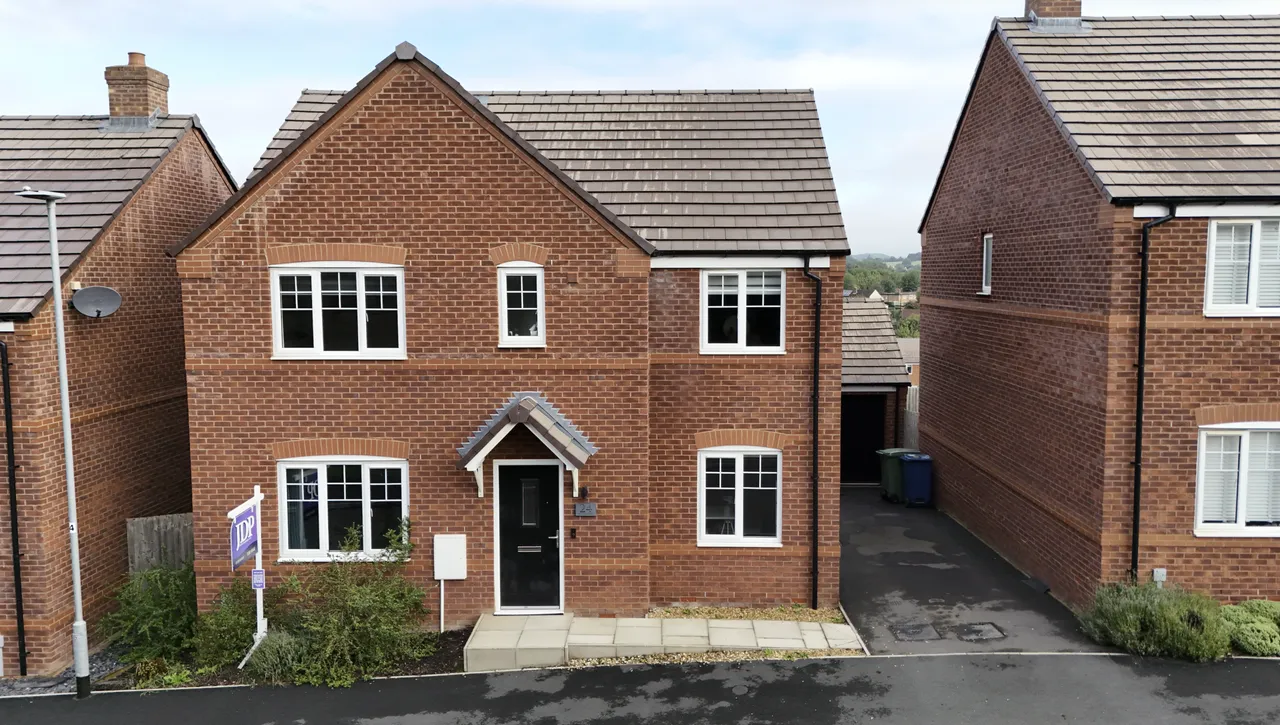 5 bed house for sale, Hughes Drive, Stone, ST15