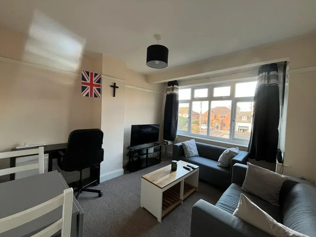 London Road, Aston Clinton, Buckinghamshire, HP22 5HG, photo 2